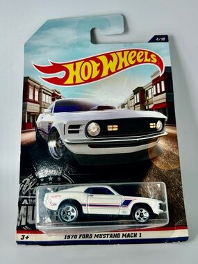 Hot Wheels Vintage American Muscle 1970 Ford Mustang Mach 1 4/10 Cracked Card